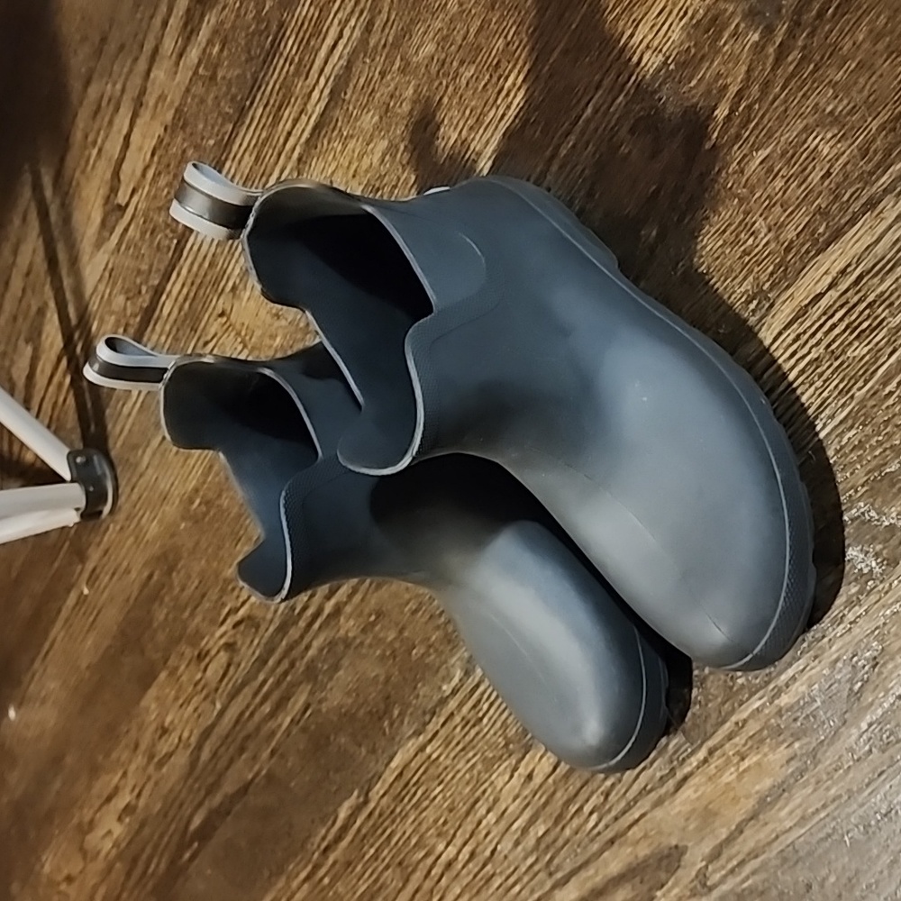 BARLEY USED Womens Chelsea Ankle Rain Boot with Everywear® Technology, Size 9